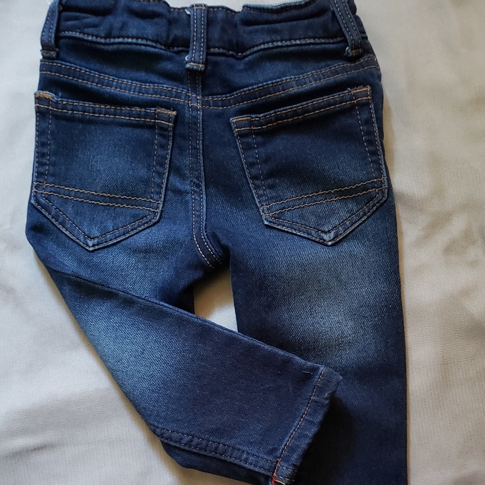 Clothes - Picture 2 of 3